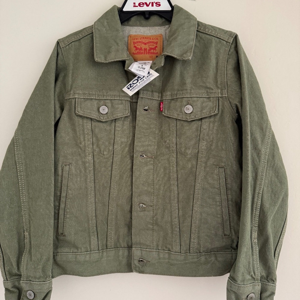 NWT Levi's Girl's Denim Trucker Jacket-Medium